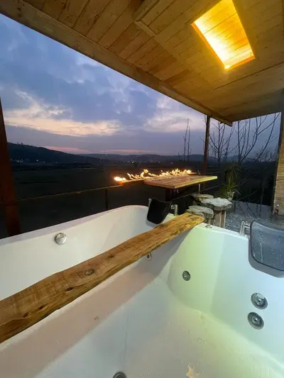 کلبه دوخوابه سوئیسی جکوزی دار کیمیا