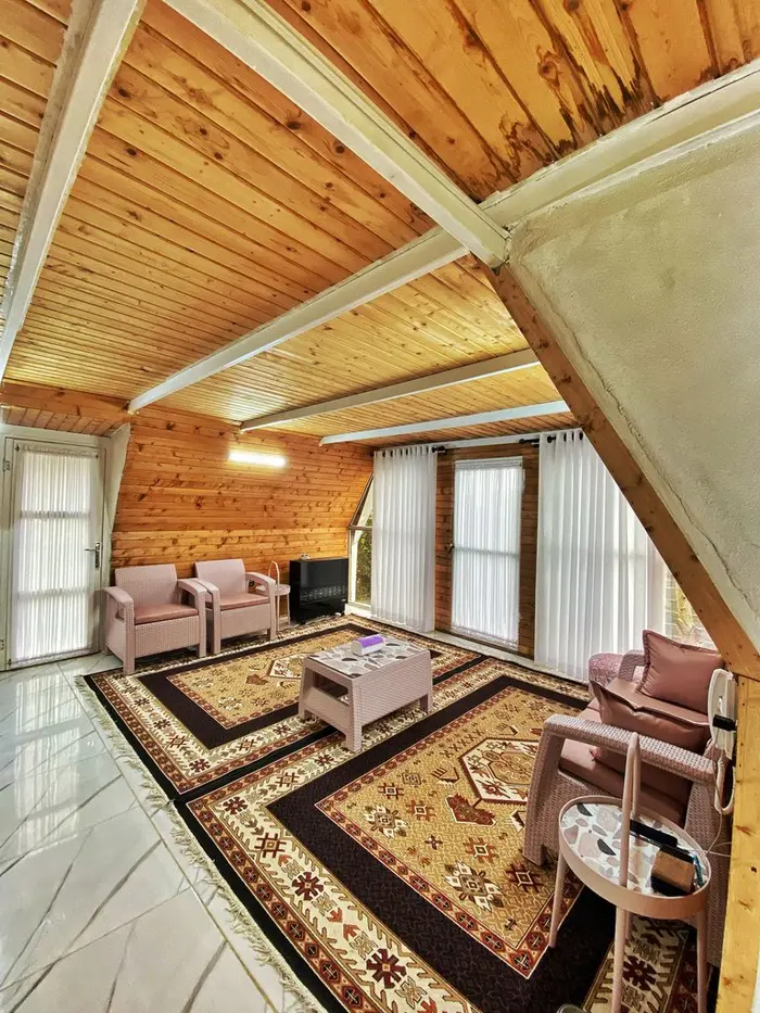 کلبه یک خوابه دوبلکس سوئیسی دل انگیز ونوشه