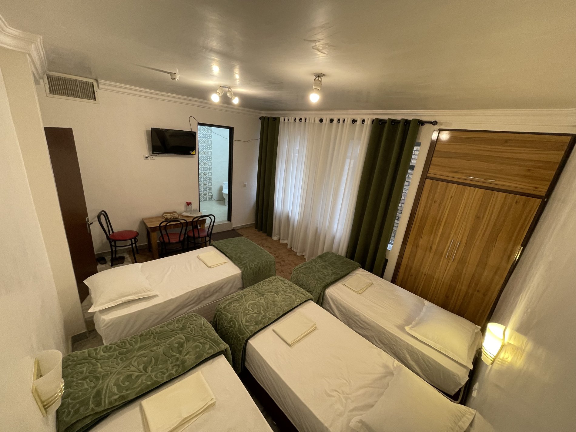 هاستل طوبی - واحد چهارتخته