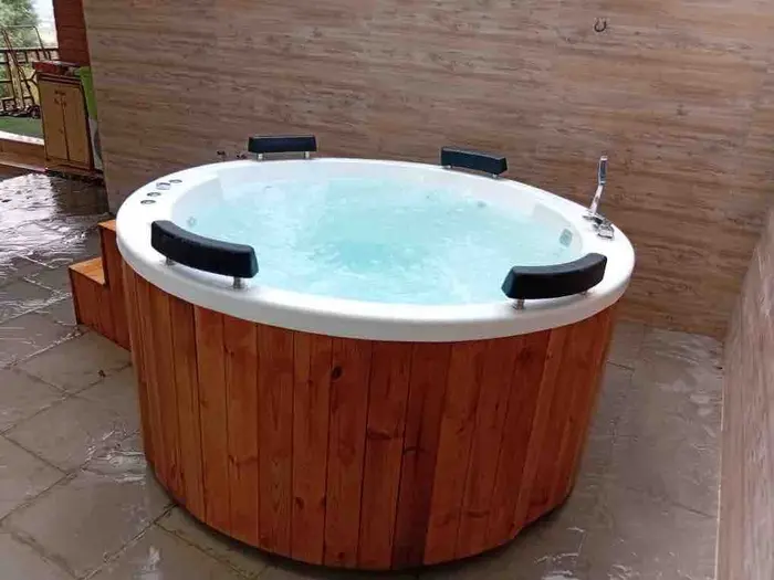 کلبه دوخوابه جکوزی دار جنگلی ازدار لفور - انتخاب عنوان تصویر