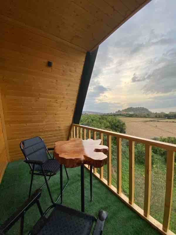 کلبه یک خوابه لاره - انتخاب عنوان تصویر