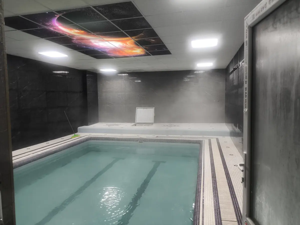 کلبه دوخوابه چوبی استخردار آبگرم مردانه