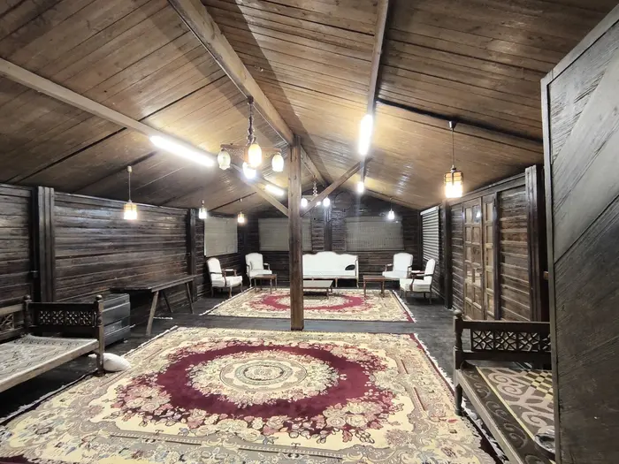 کلبه دوخوابه چوبی استخردار آبگرم مردانه