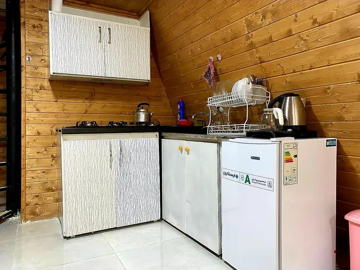 کلبه یک خوابه سوئیسی جنگلی ماه گل