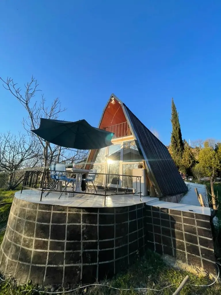 کلبه یک خوابه سوئیسی جنگلی ماه گل