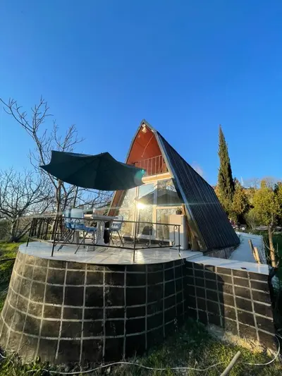 کلبه یک خوابه سوئیسی جنگلی ماه گل