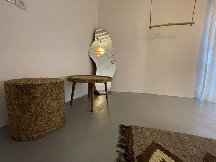 بوم گردی گوشه - واحد کنار