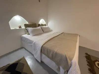 بومگردی گوشه - واحد کنار