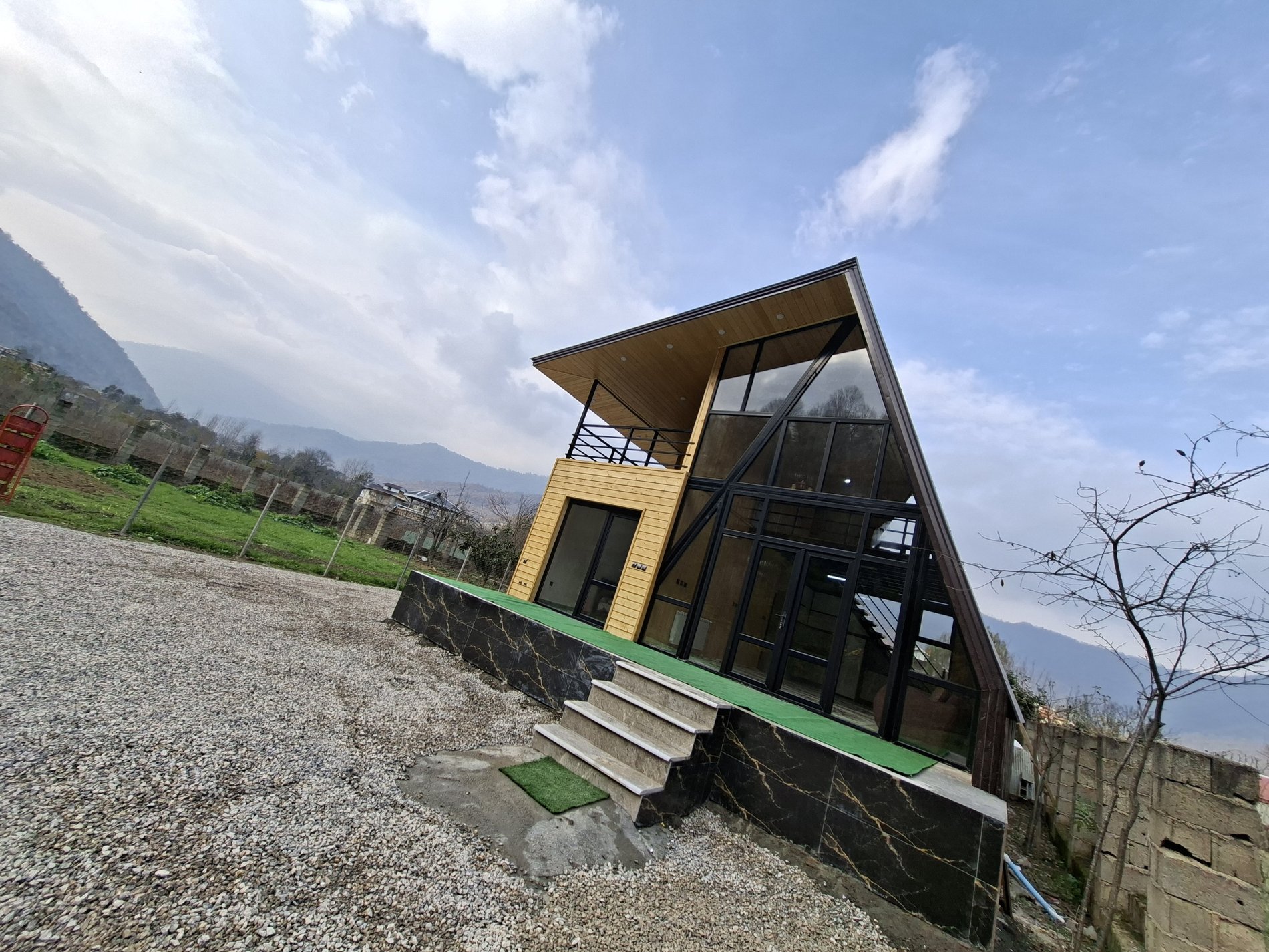 کلبه سه خوابه چوبی دایان