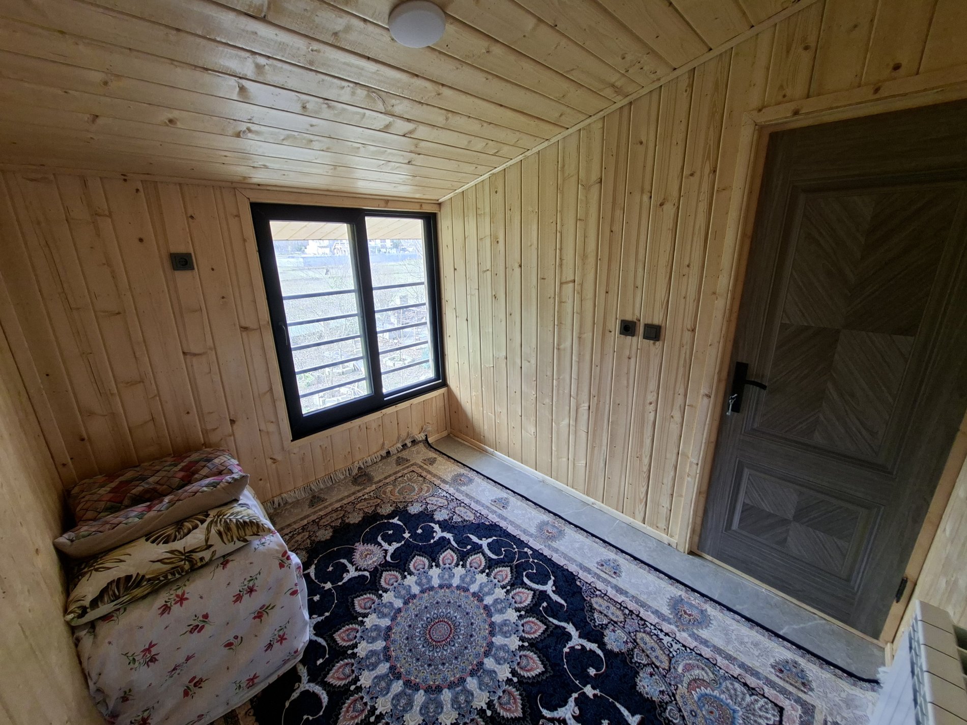 کلبه سه خوابه چوبی دایان