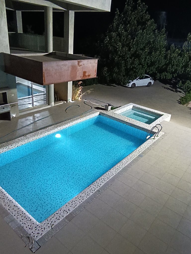 ویلا چهارخوابه جکوزی دار قلات