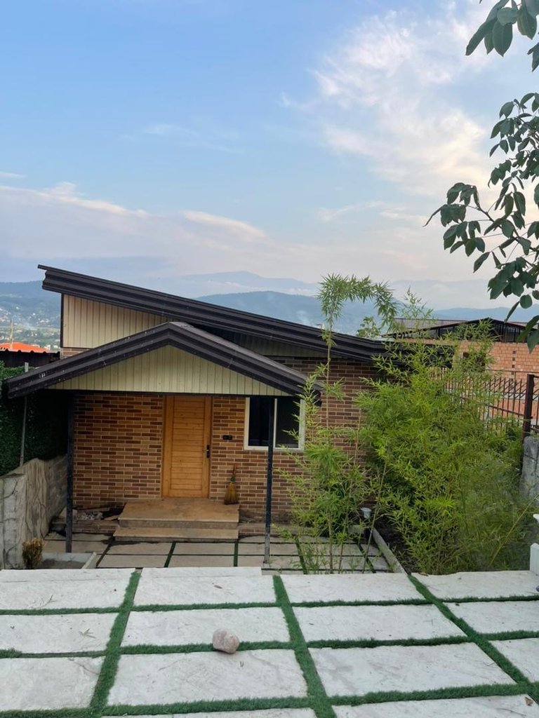 یک خوابه جکوزی دار چوبی سرولا