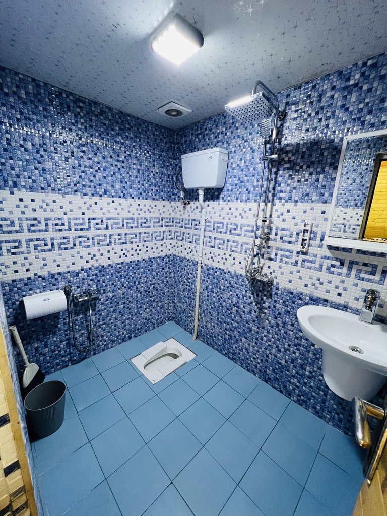 یک خوابه جکوزی دار چوبی سرولا