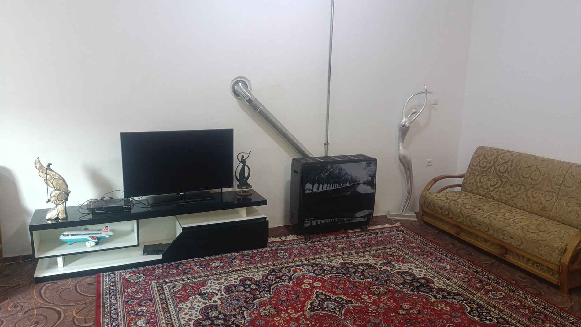 سوئیت شقایق 23