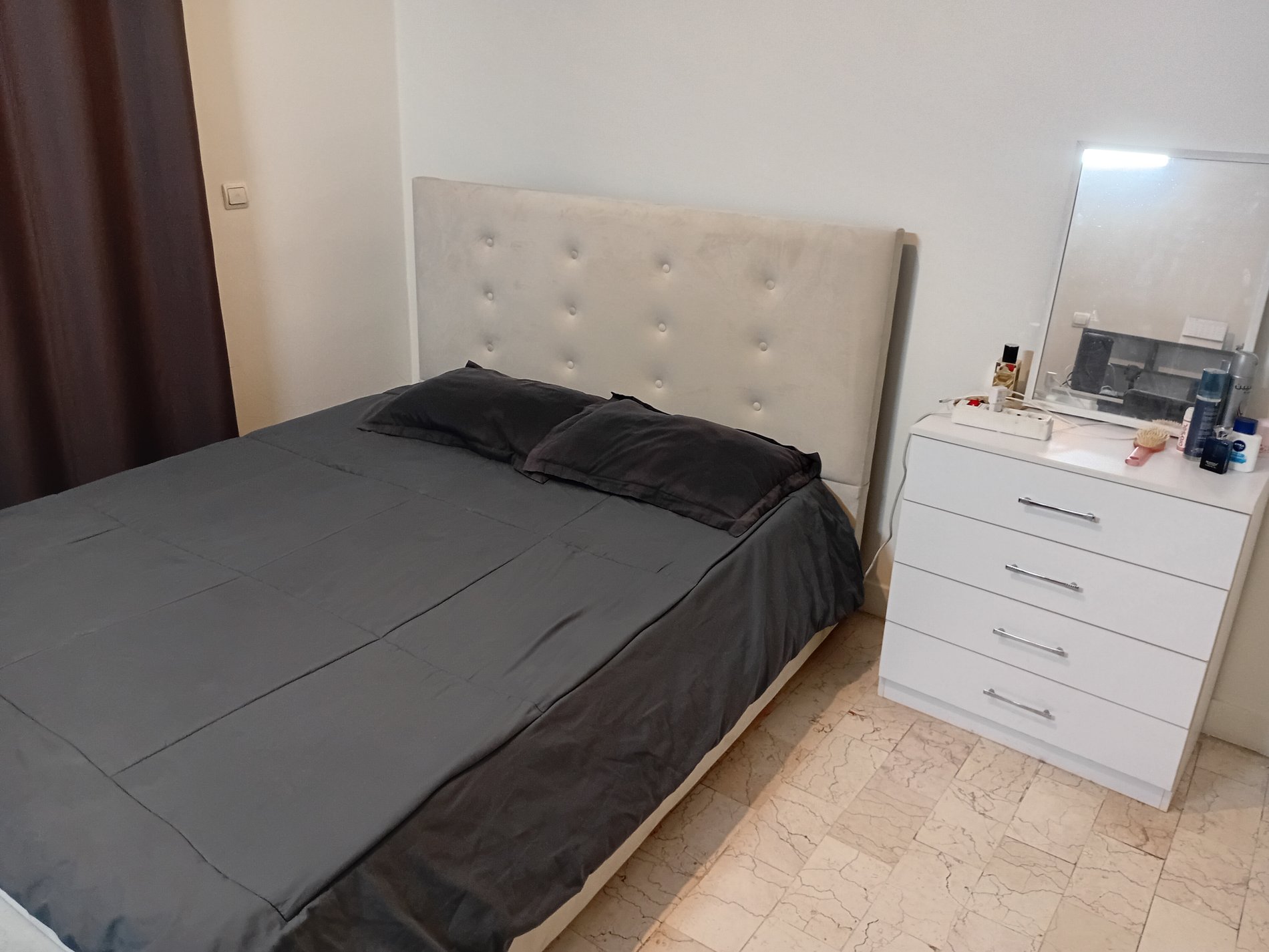 آپارتمان یک خوابه لاله 9