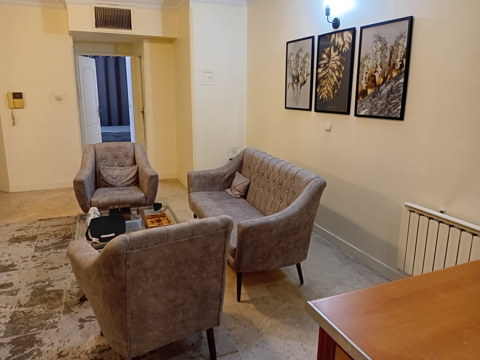 آپارتمان یک خوابه لاله 9