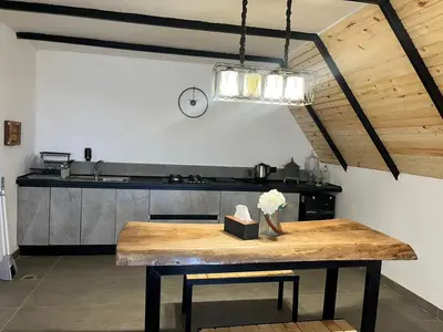 کلبه دوخوابه سوئیسی آرام 3