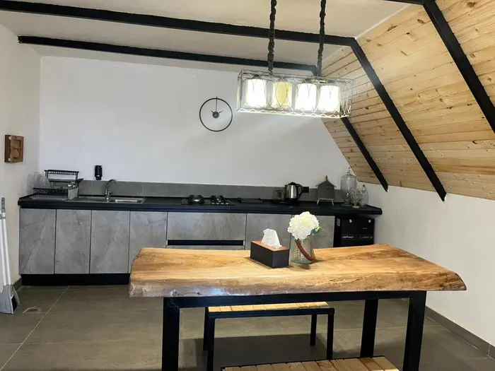 کلبه دوخوابه سوئیسی آرام 3