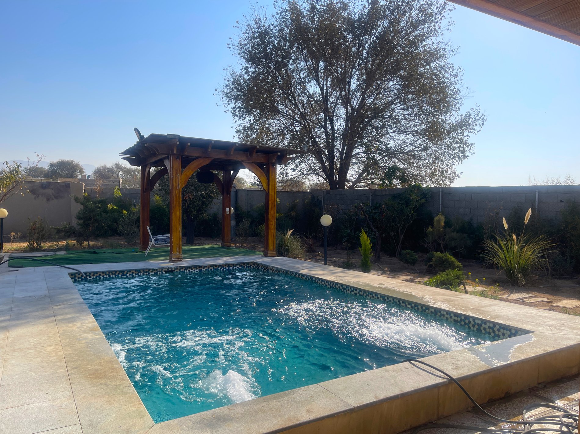 ویلا دوخوابه استخردار آبگرم گل شرقی 5