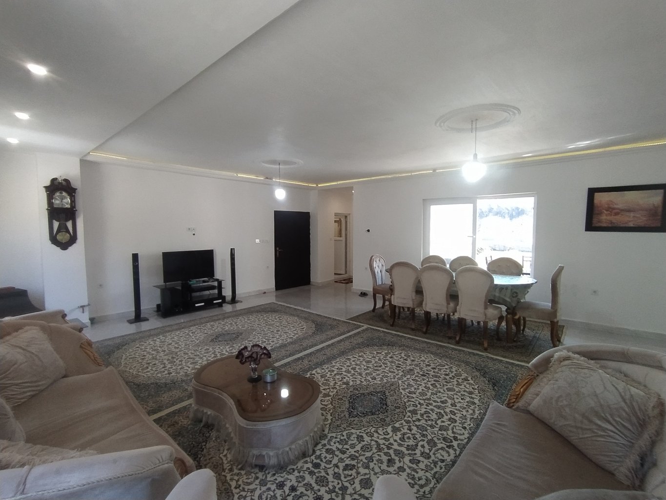 آپارتمان  دوخوابه تقی پور