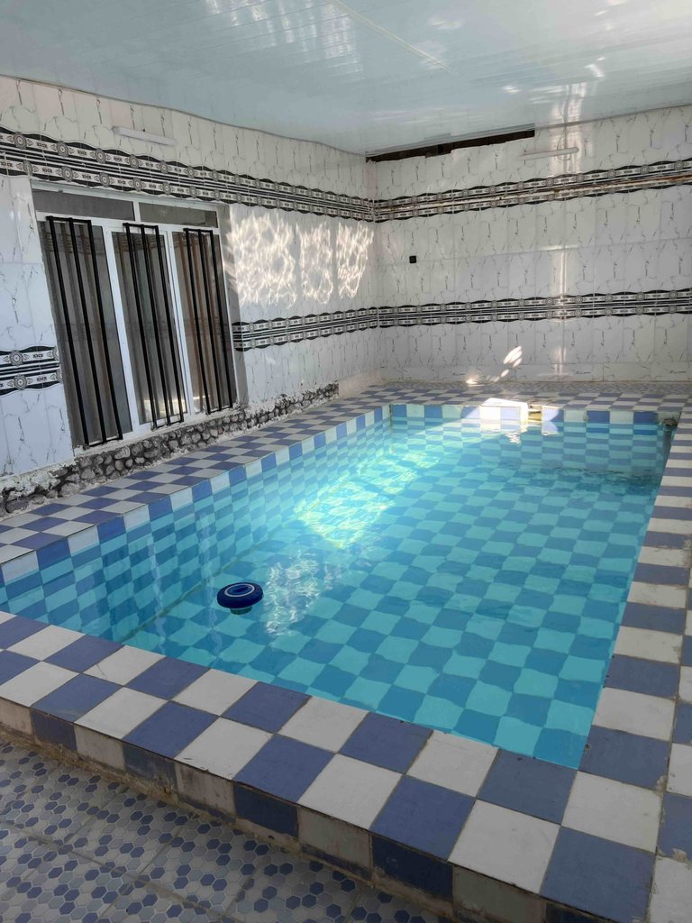 ویلا فلت استخردار آبگرم ملک - استخر سرپوشیده عکس ۲