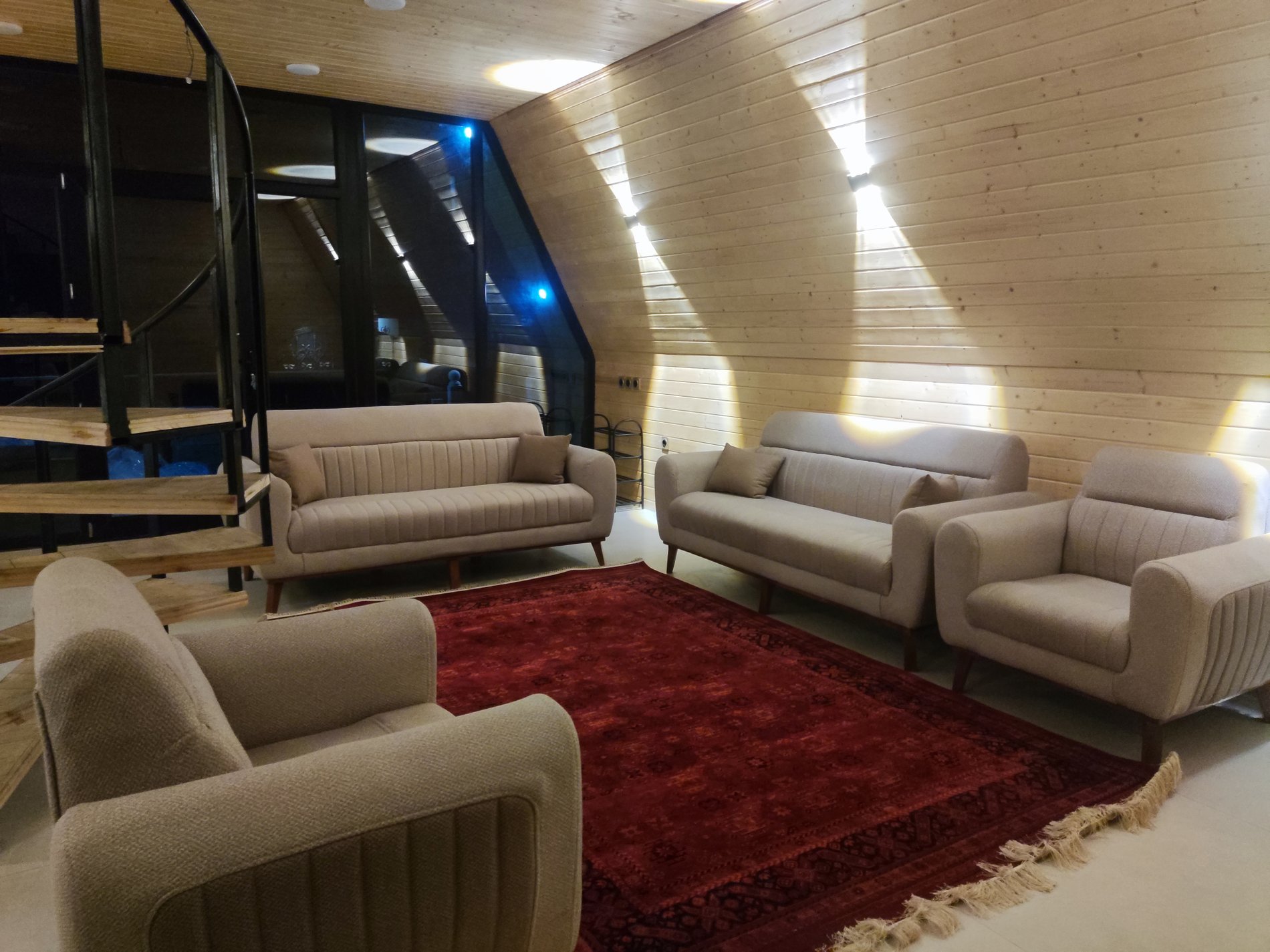 کلبه دوخوابه سوئیسی برسام