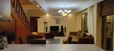 آپارتمان دوخوابه دوبلکس شهرک صدف 