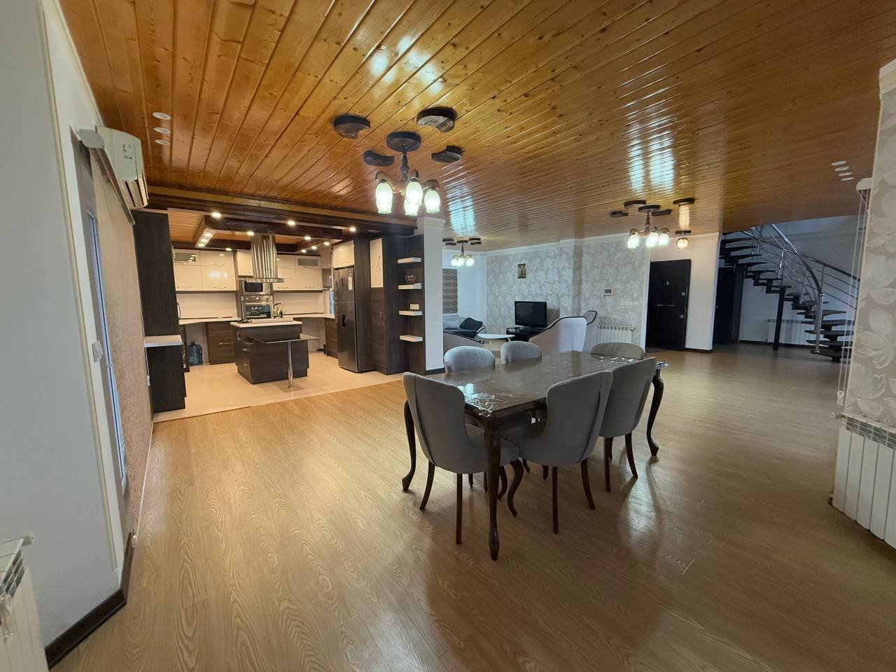 ویلا سه خوابه تریپلکس استخردار آبگرم اصانلو