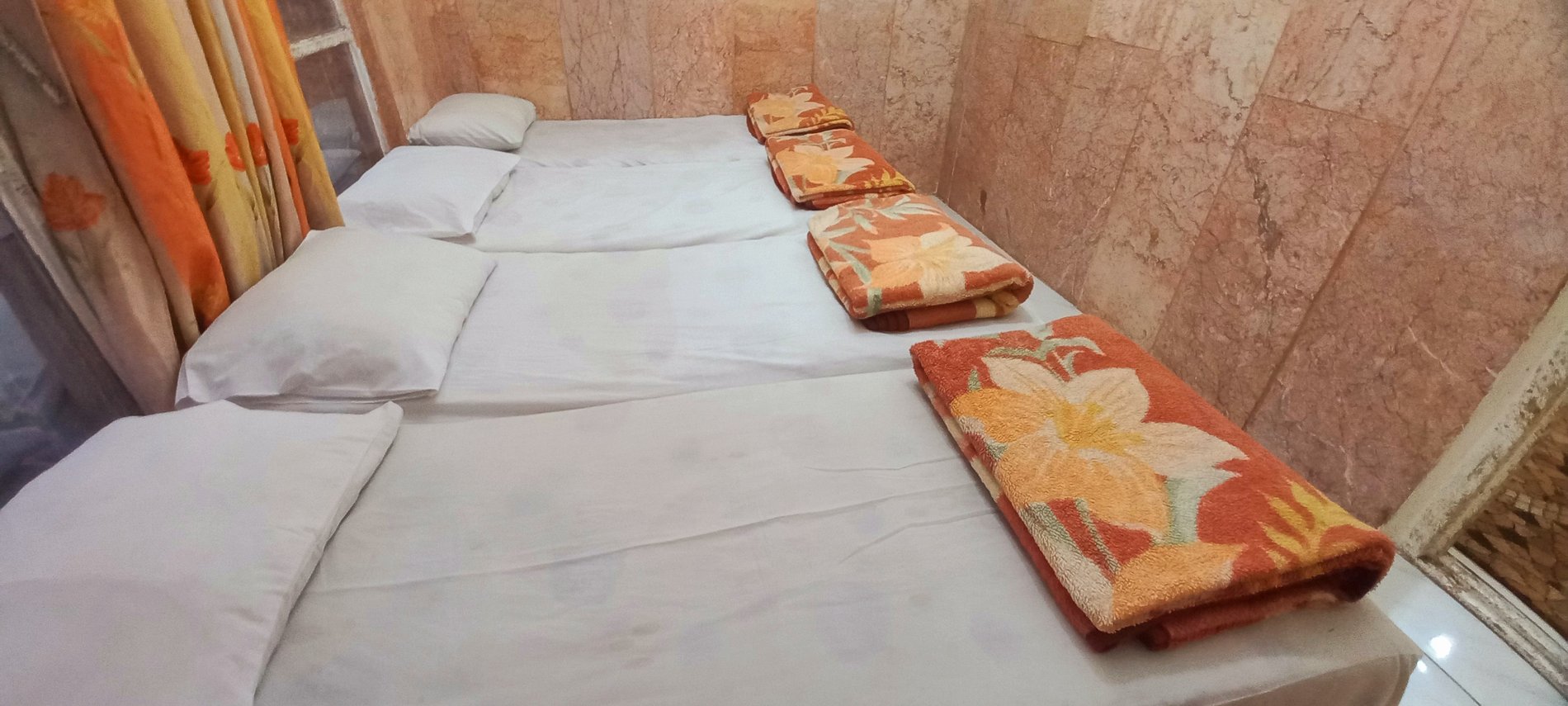 مسافرخانه قاسمی طلائی - واحد 602