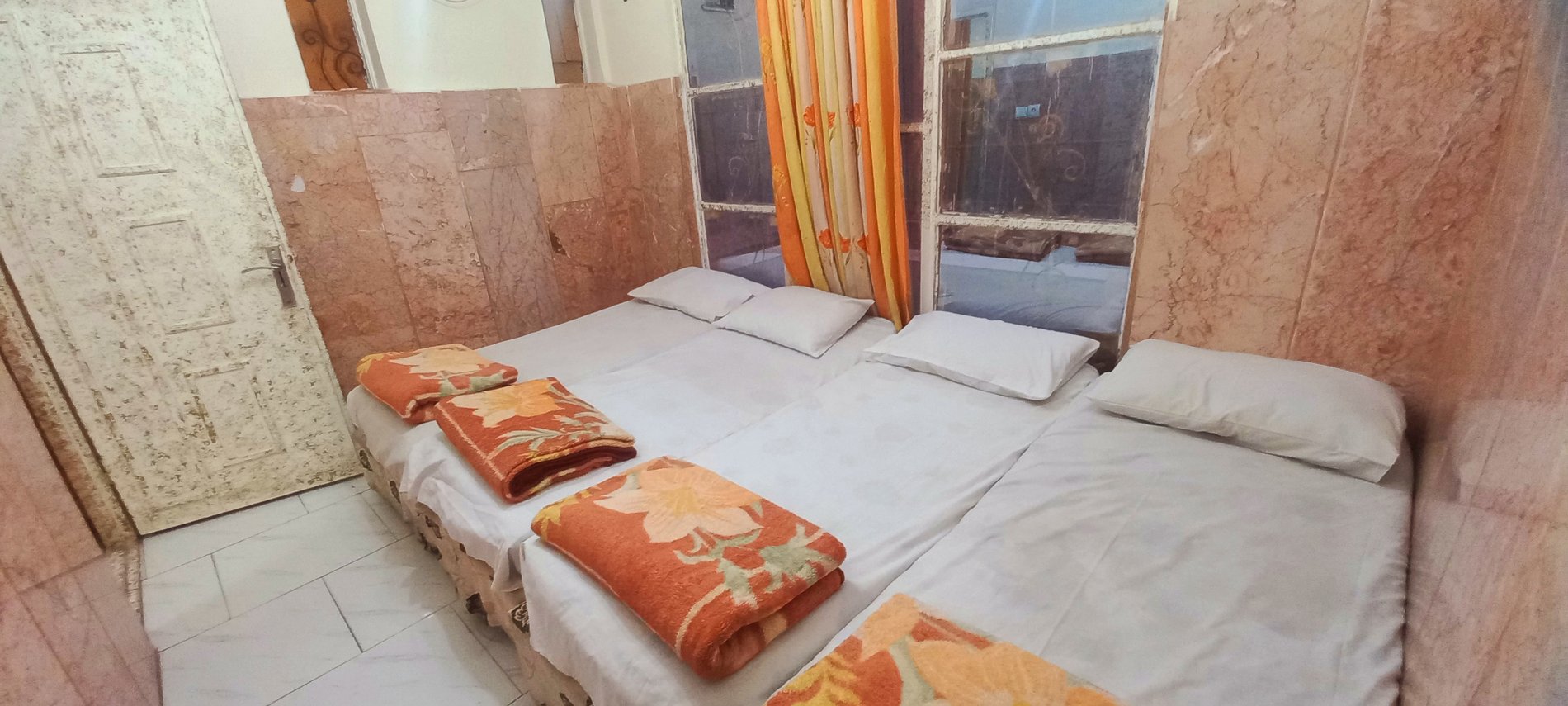 مسافرخانه قاسمی طلائی - واحد 602