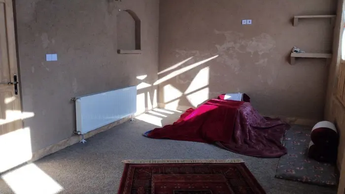 بوم گردی فلت کهن بام کنگ واحد شکوفه