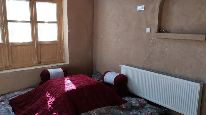 بوم گردی فلت کهن بام کنگ واحد سروناز