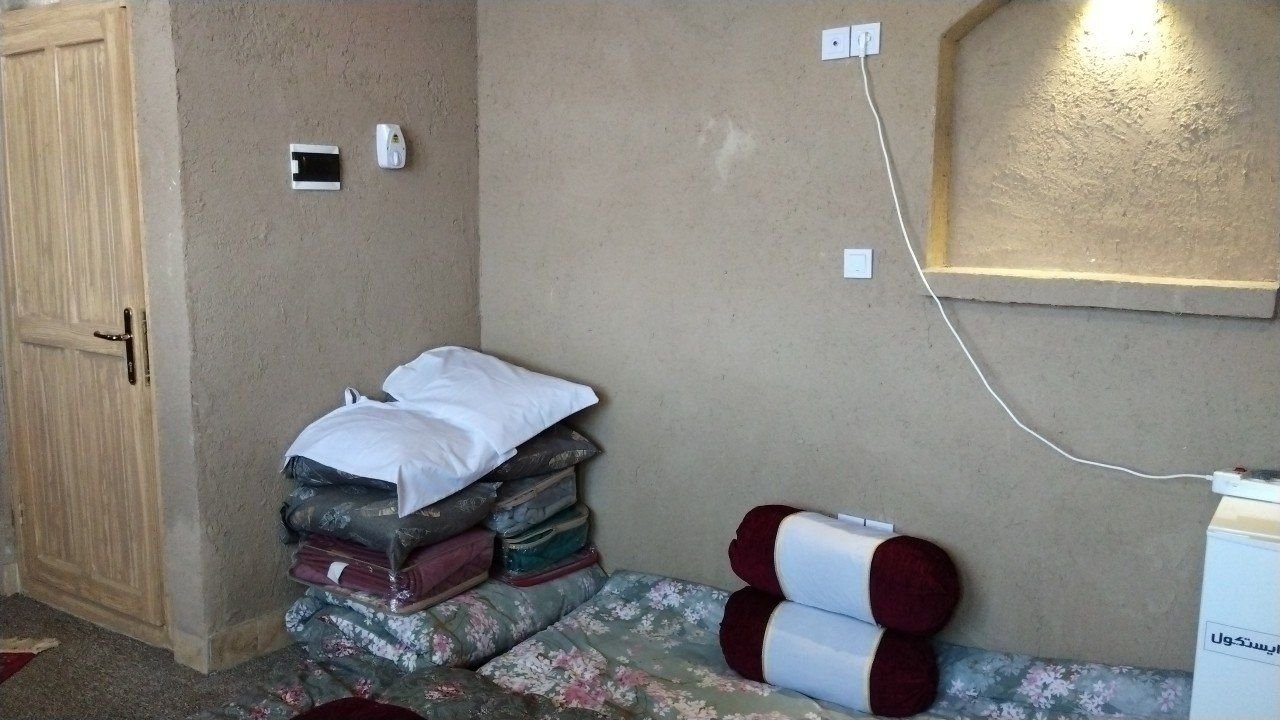 بوم گردی فلت کهن بام کنگ واحد دردانه