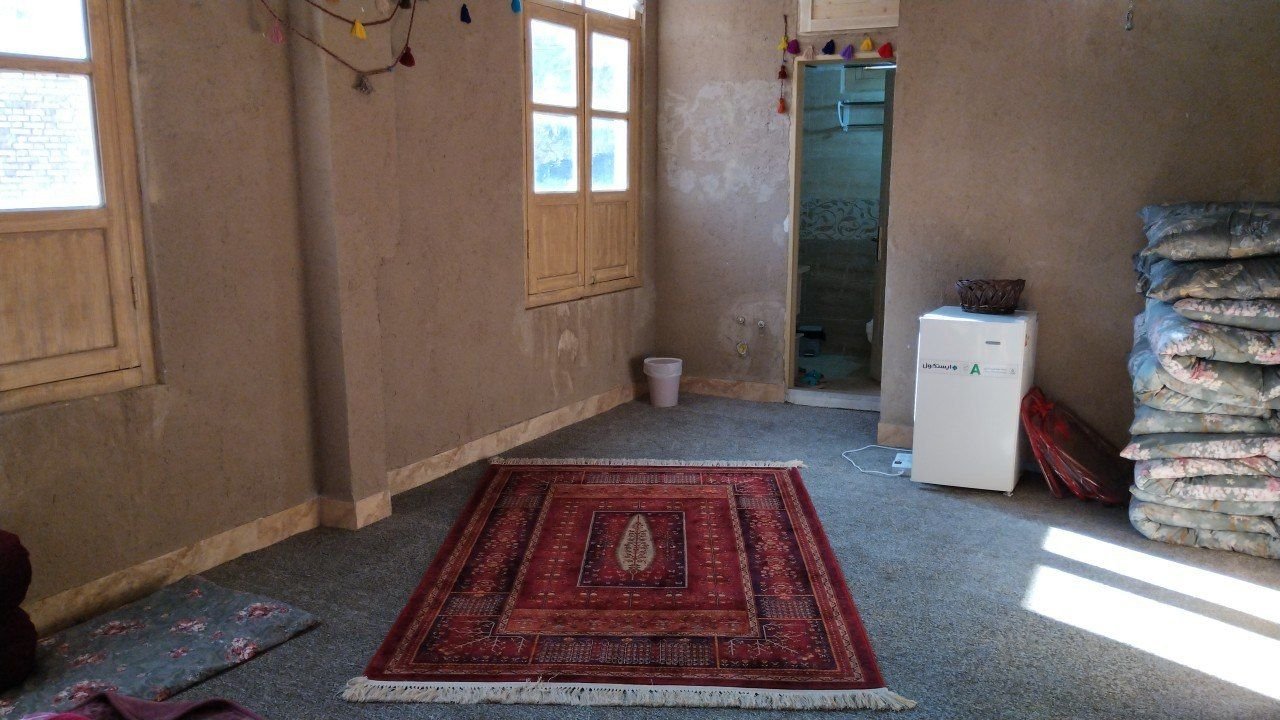 بوم گردی فلت کهن بام کنگ واحد شکوفه