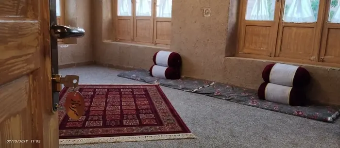 بوم گردی فلت کهن بام کنگ واحد سروناز