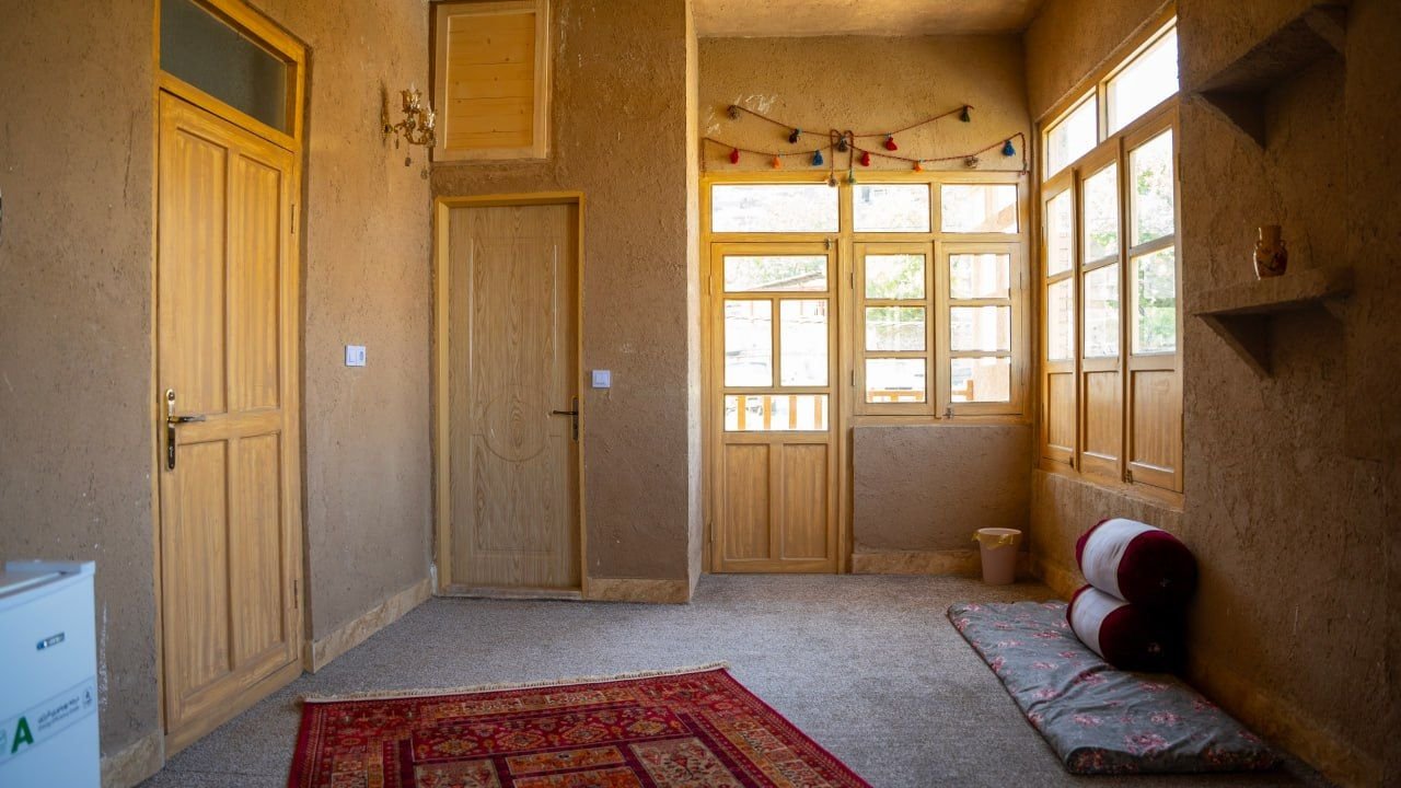 بوم گردی فلت کهن بام کنگ واحد گیلانه