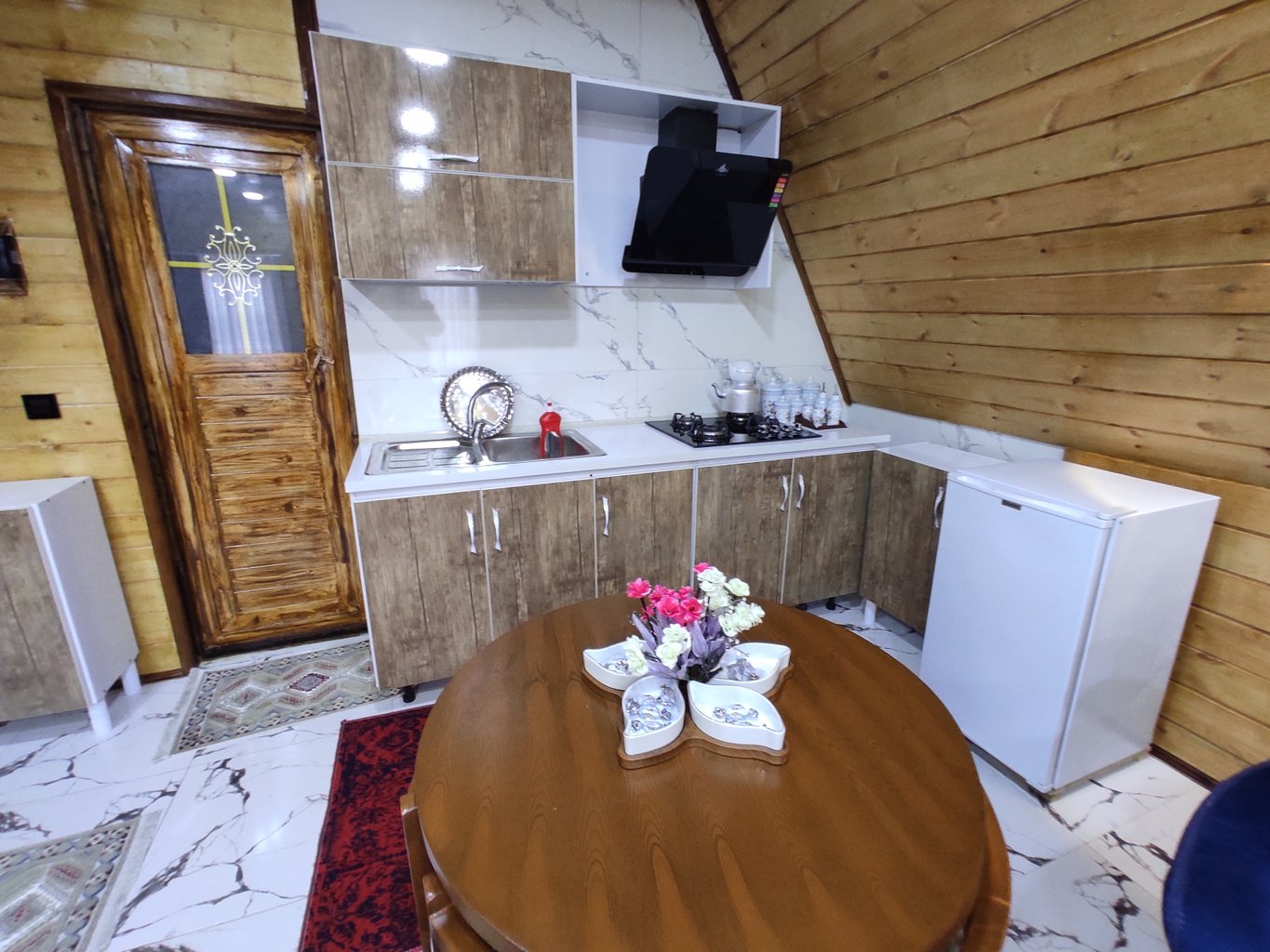 کلبه یک خوابه سوئیسی نشاط