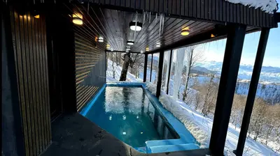 کلبه یک خوابه استخردار آبگرم جنگلی دلبر