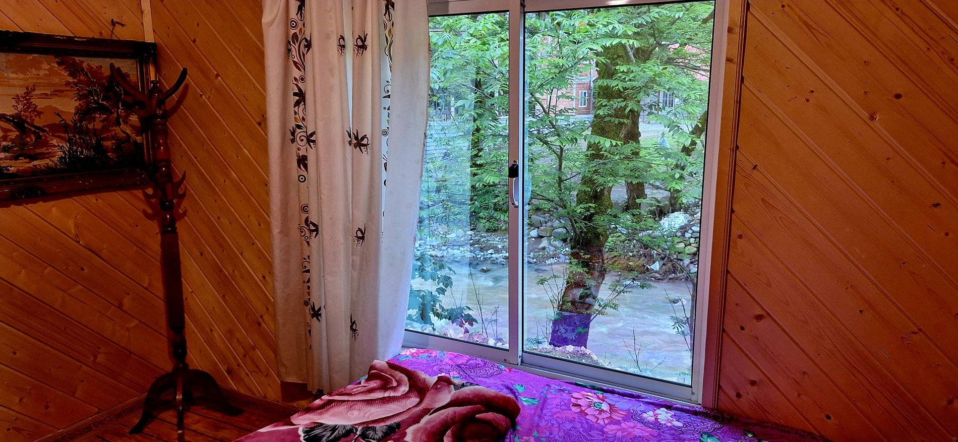 کلبه دوخوابه چوبی امیرعلی