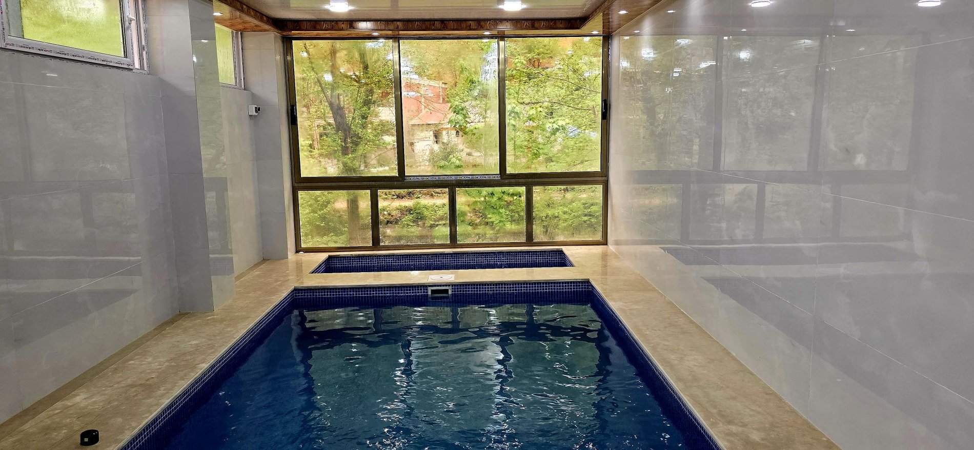 دوخوابه استخردار آبگرم یاری ناو