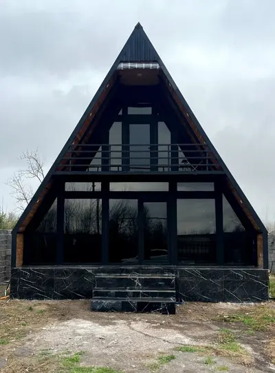 کلبه دوخوابه سوئیسی رز