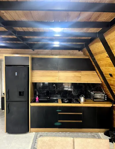 کلبه دوخوابه سوئیسی رز