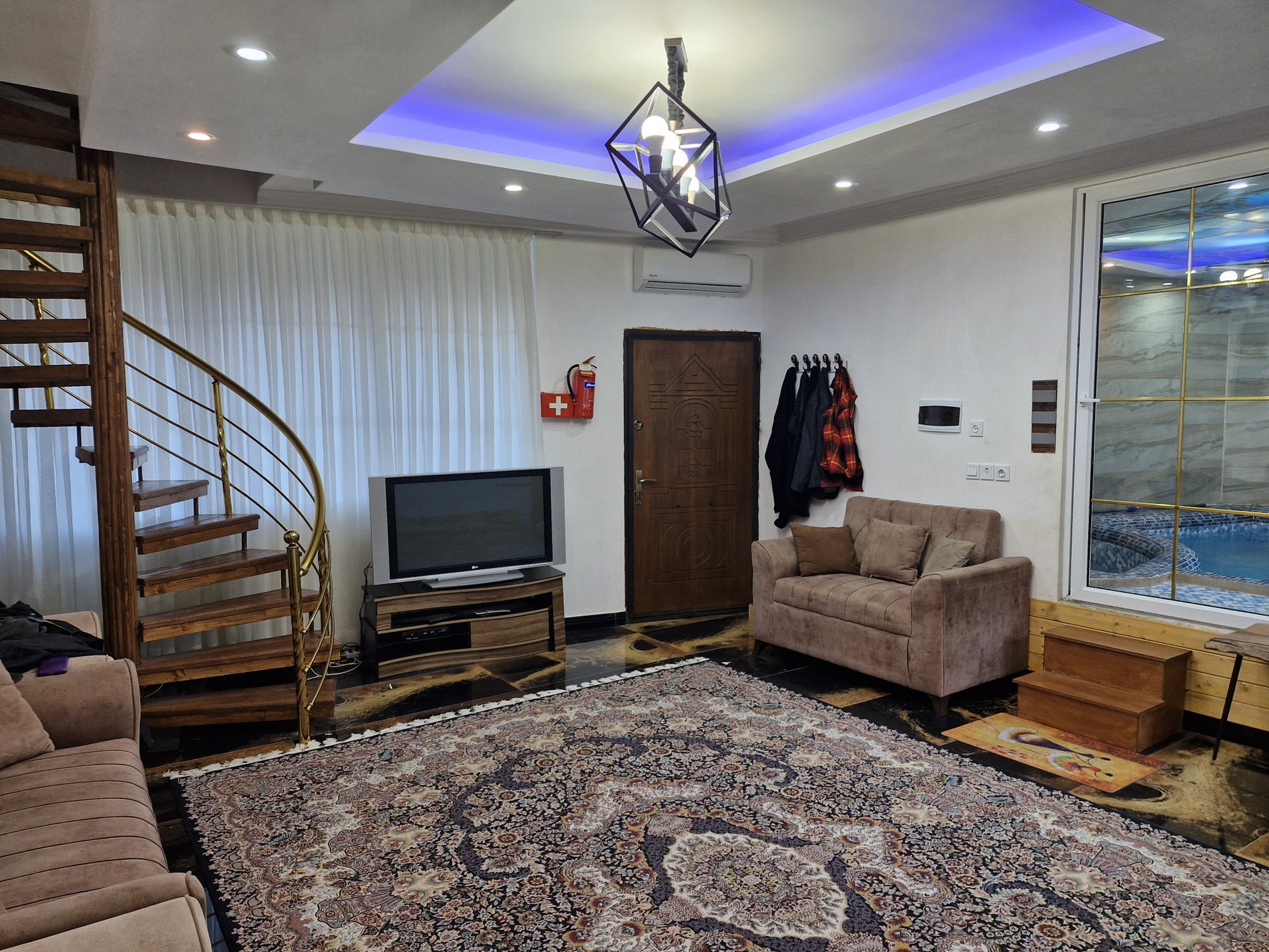 ویلا دوخوابه استخردار دوبلکس قصر فرشتگان