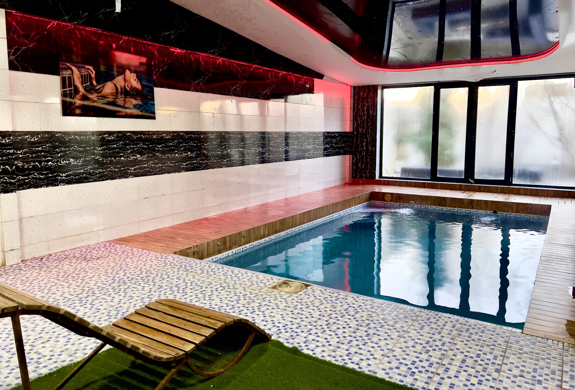 ویلا دو خوابه استخردار آبگرم گلدن تایم