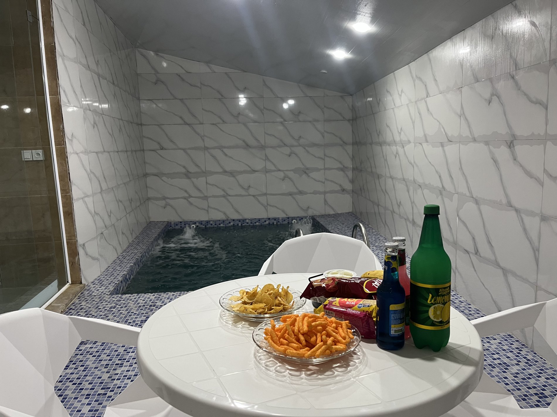 ویلا یک خوابه استخردار آبگرم آیهان 3