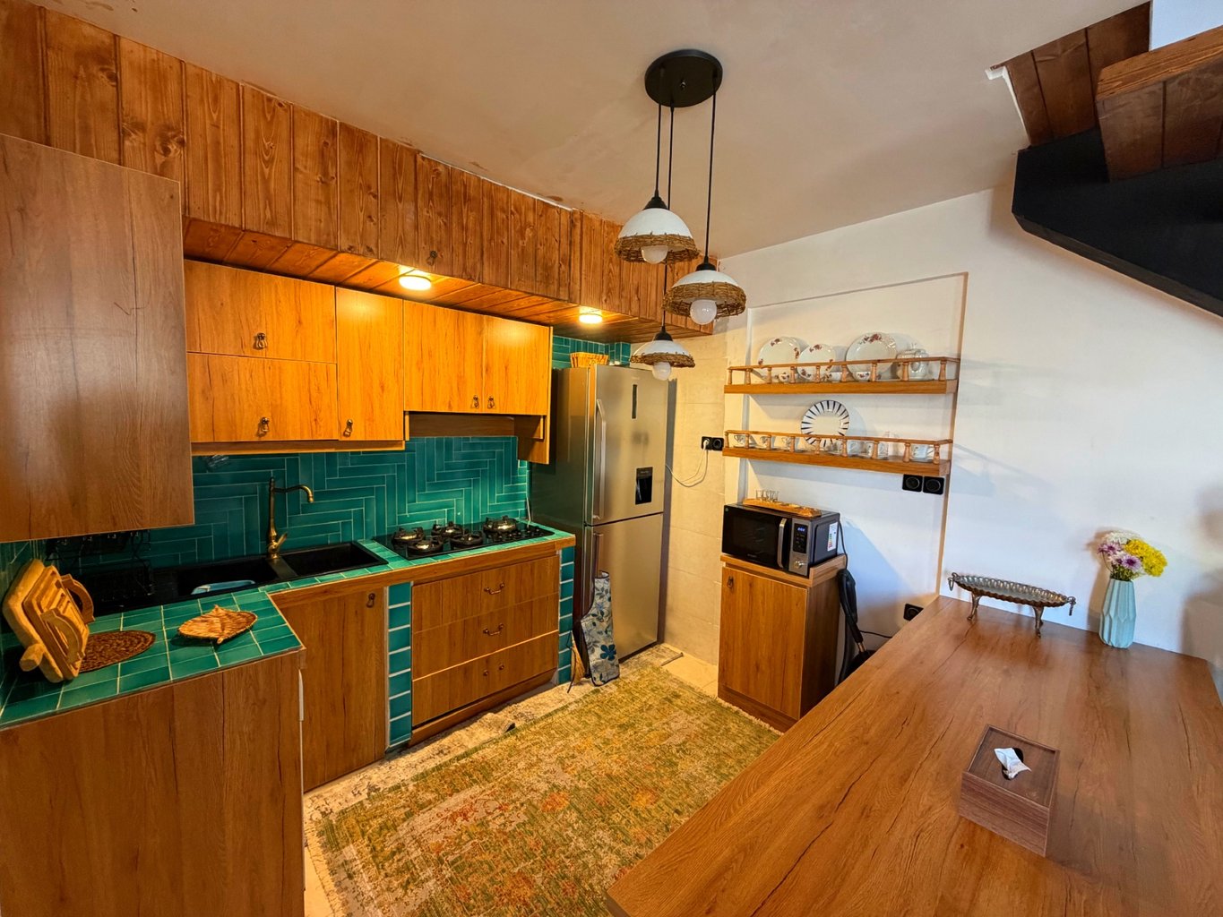 ویلا چهارخوابه تریپلکس استخردار آبگرم کاژه