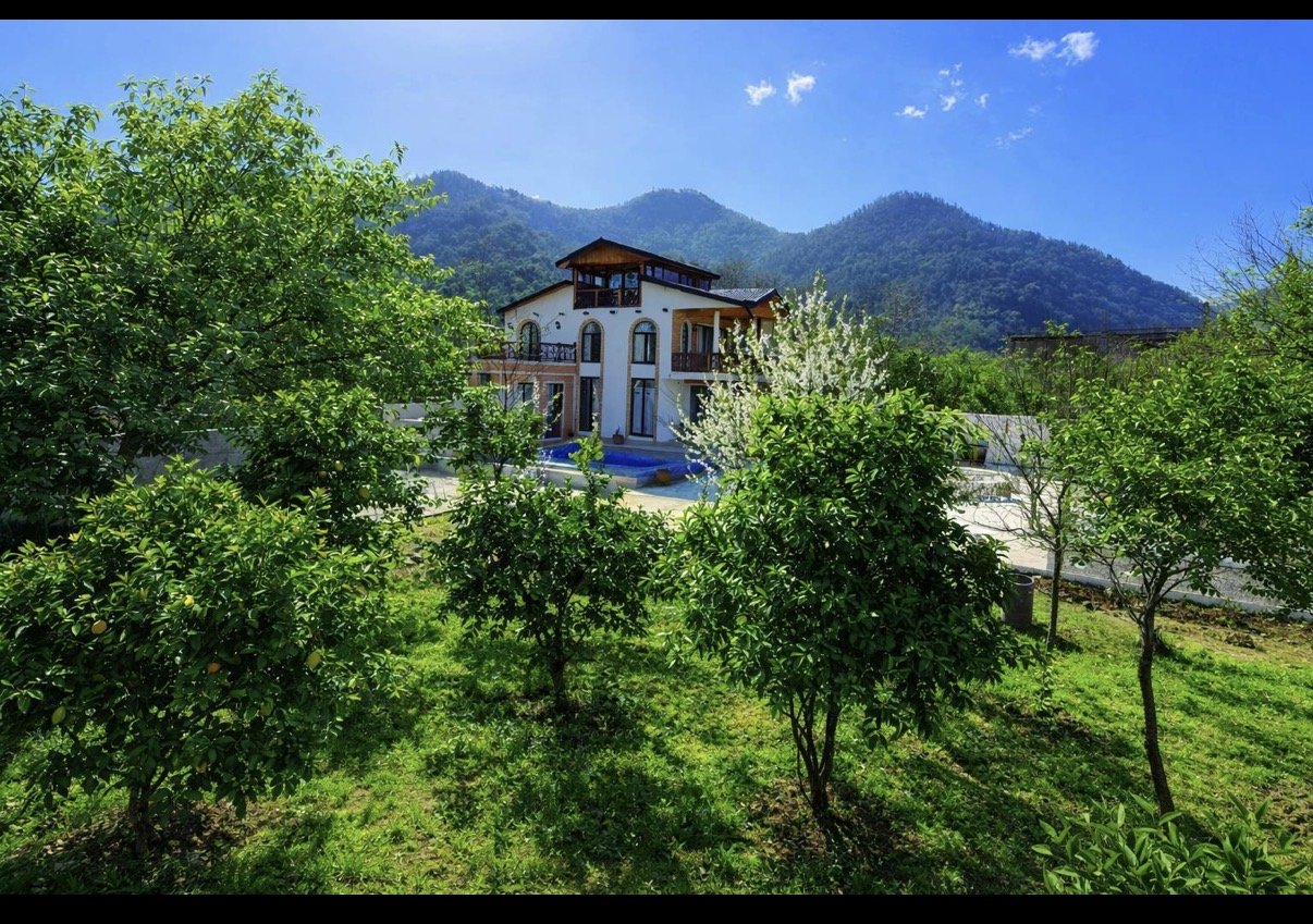 ویلا چهارخوابه تریپلکس استخردار آبگرم کاژه