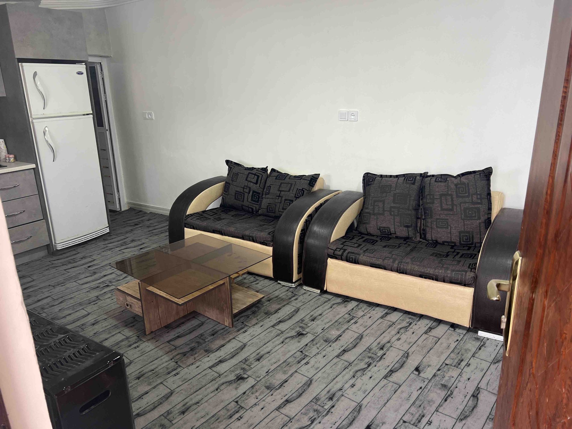 یک خوابه بی تم