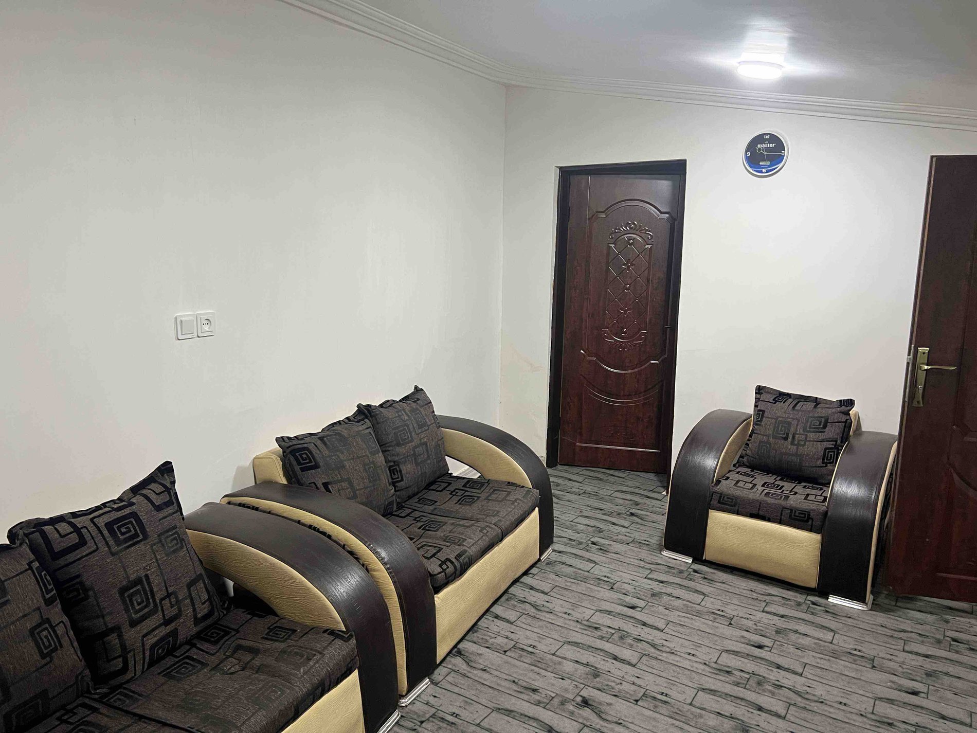 یک خوابه بی تم