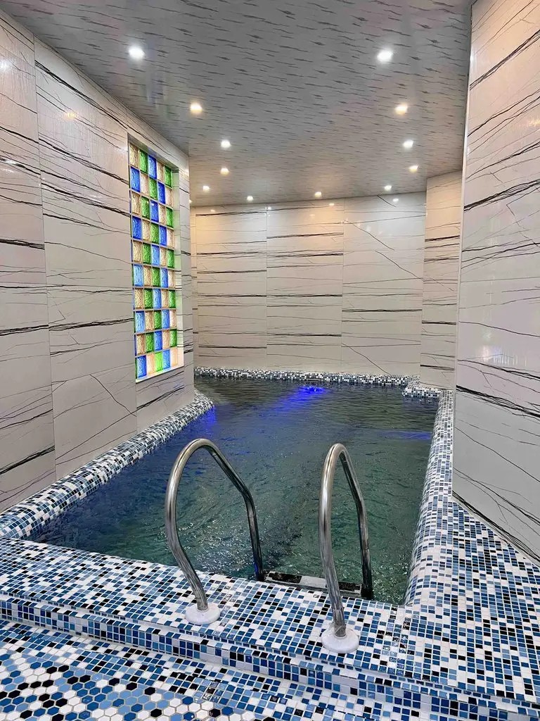 ویلا سه خوابه استخردار سوئیسی توسکا - انتخاب عنوان تصویر